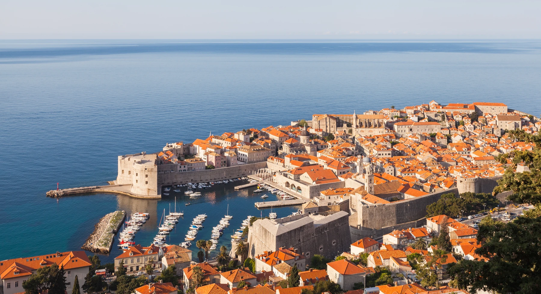 Dubrovniks gamle by ved Adriaterhavet