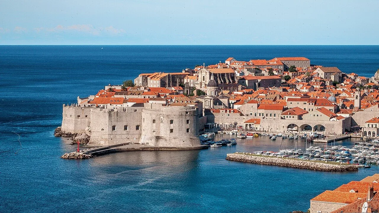 Dubrovniks gamle by ved Adriaterhavet