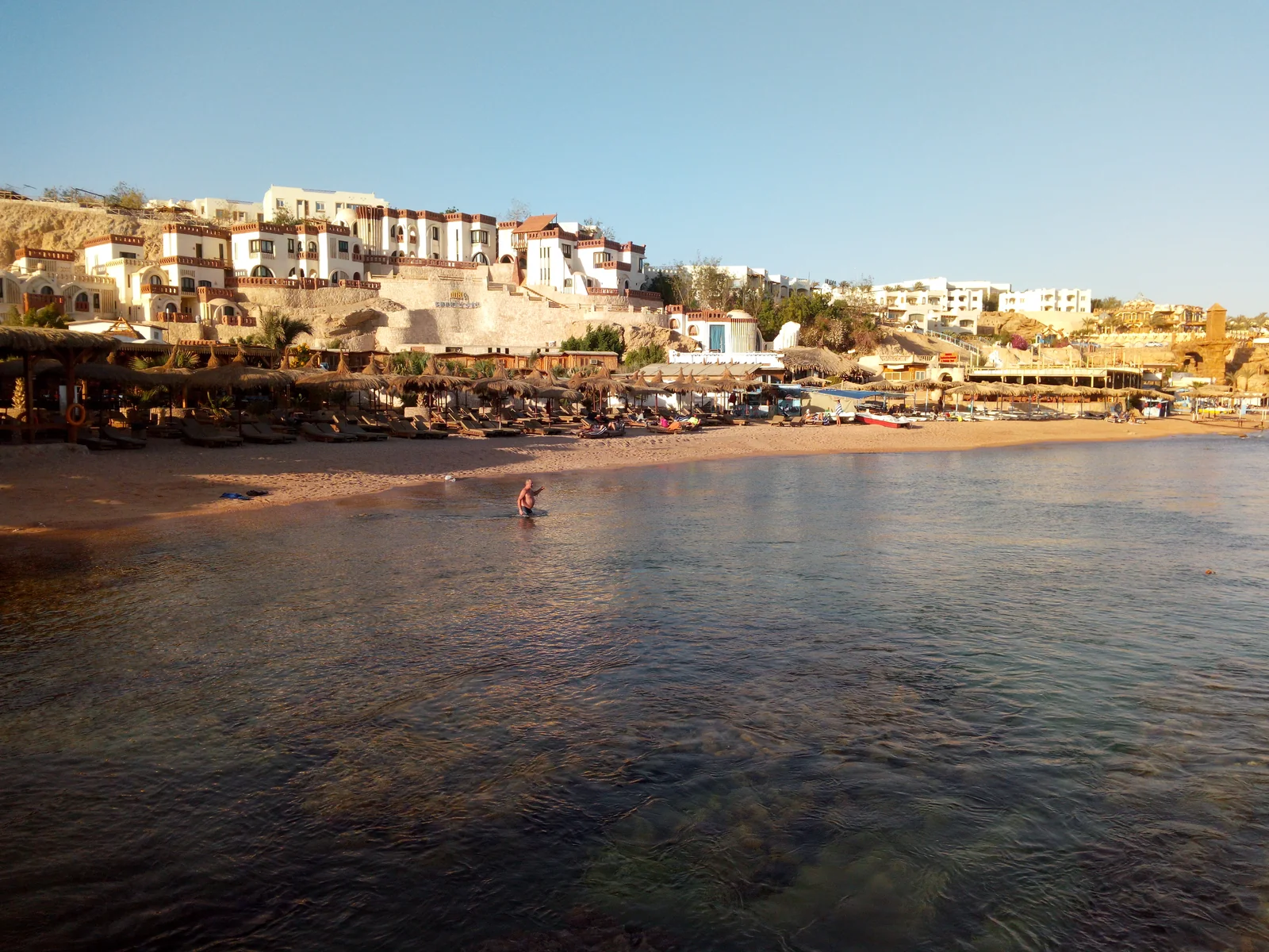 Strand, hav og feriebygninger i Sharm el-Sheikh